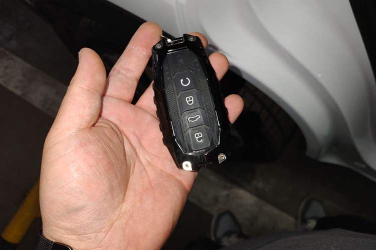 Used Chery Tiggo 8 PRO 2024 Champion Edition 390T Two-Wheel Drive Peak Version 5 Seats Vehicle Key
