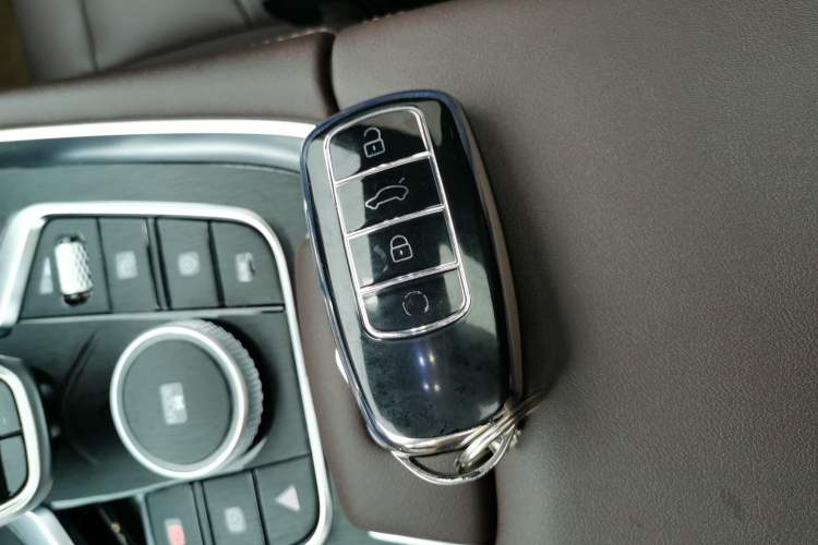 Used Chery Tiggo 8 PRO 2024 Champion Edition 290T Two-Wheel Drive Peak Version 5 Seats Vehicle Key