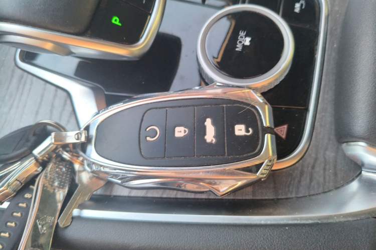 Used Chery Tiggo 8 PRO 2024 Champion Edition 290T Two-Wheel Drive Shining Version 5 Seats Vehicle Key