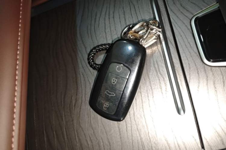 Used Chery Tiggo 8 PRO 2024 Champion Edition 290T Two-Wheel Drive Peak Version 5 Seats Vehicle Key