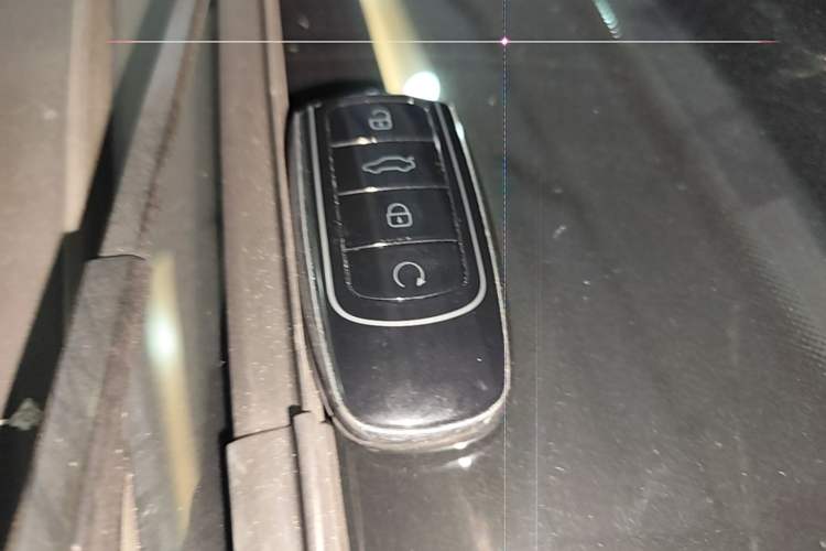 Used Chery Tiggo 8 PRO 2024 Champion Edition 290T Two-Wheel Drive Peak Version 7 Seats Vehicle Key