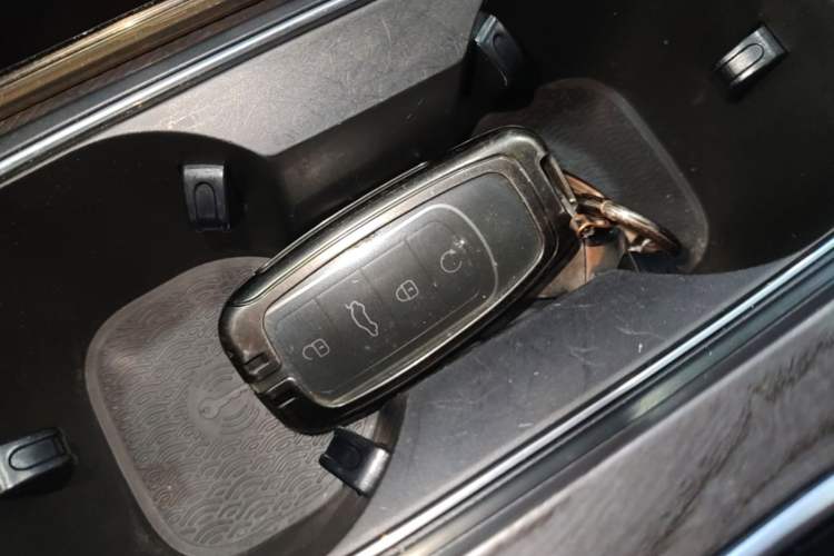 Used Chery Tiggo 8 PRO 2024 Champion Edition 390T Two-Wheel Drive Peak Version 5 Seats Vehicle Key