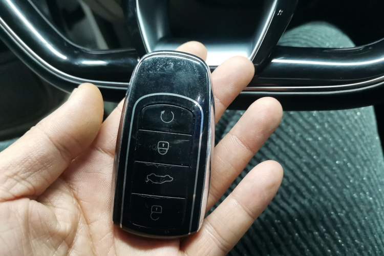 Used Chery Tiggo 8 PRO 2024 Champion Edition 290T Two-Wheel Drive Peak Version 5 Seats Vehicle Key