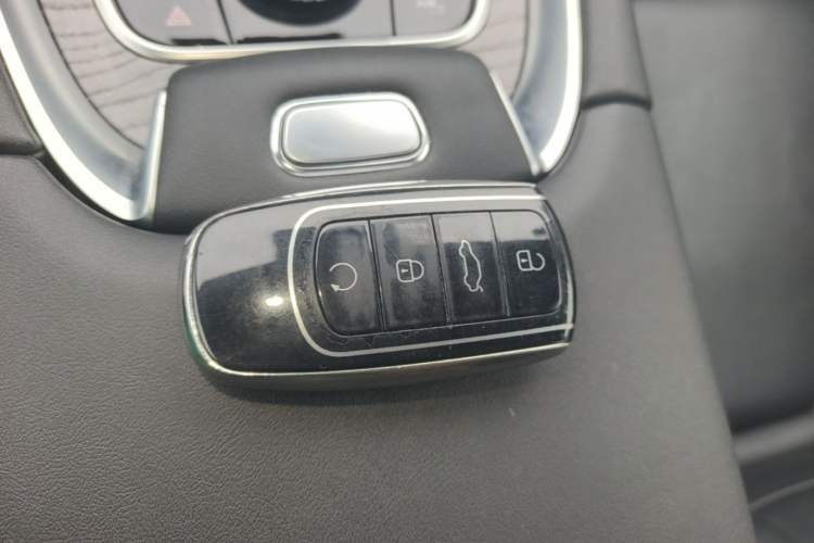 Used Chery Tiggo 8 PRO 2024 Champion Edition 290T Two-Wheel Drive Shining Version 5 Seats Vehicle Key