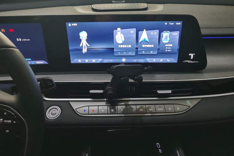 Used Chery Tiggo 8 PRO 2025 290T Two-Wheel-Drive Luxury Edition Audio And AC Panel