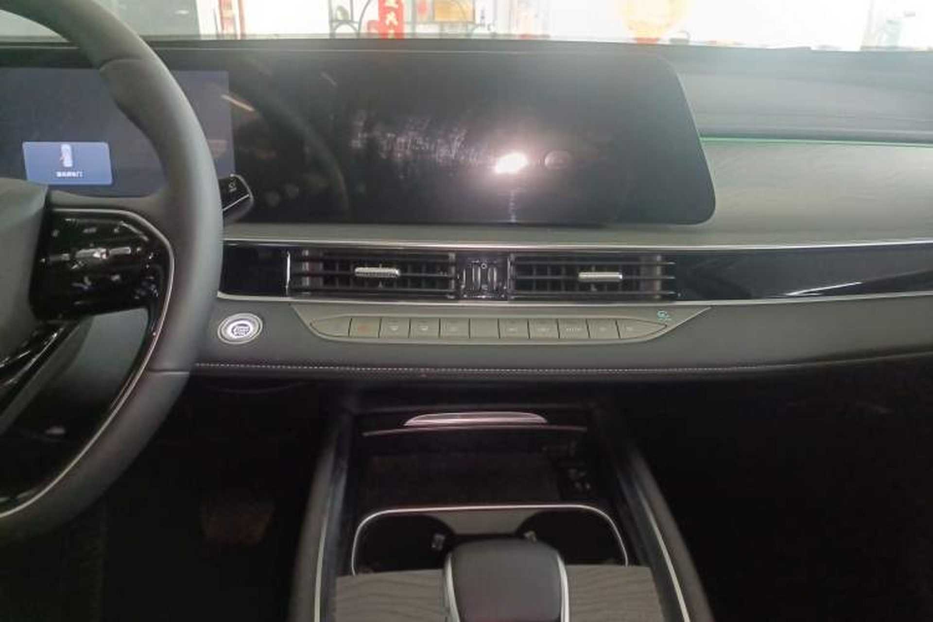 Used Chery Tiggo 8 PRO 2025 290T Two-Wheel-Drive Luxury Edition Audio And AC Panel