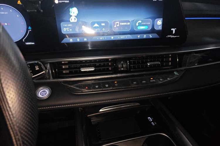 Used Chery Tiggo 8 PRO 2025 290T Two-Wheel-Drive Luxury Edition Audio And AC Panel
