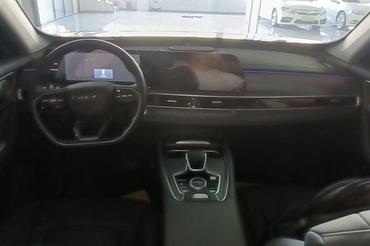 Used Chery Tiggo 8 PRO 2025 290T Two-Wheel-Drive Luxury Edition Center Console