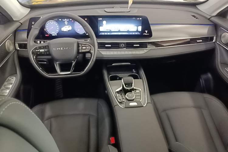 Used Chery Tiggo 8 PRO 2025 290T Two-Wheel-Drive Luxury Edition Center Console