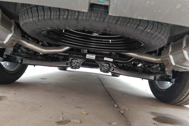 Used Chery Tiggo 8 PRO 2025 290T Two-Wheel-Drive Luxury Edition Chassis Rear