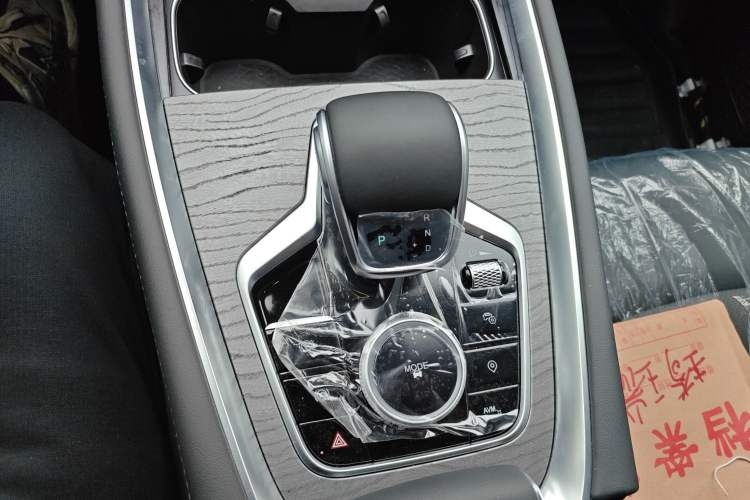 Used Chery Tiggo 8 PRO 2025 290T Two-Wheel-Drive Luxury Edition Gear Lever