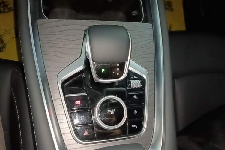 Used Chery Tiggo 8 PRO 2025 290T Two-Wheel-Drive Luxury Edition Gear Lever