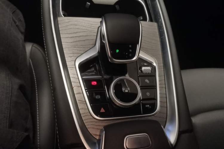 Used Chery Tiggo 8 PRO 2025 290T Two-Wheel-Drive Luxury Edition Gear Lever
