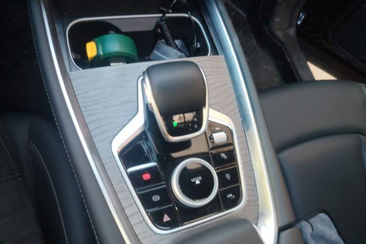 Used Chery Tiggo 8 PRO 2025 290T Two-Wheel-Drive Luxury Edition Gear Lever