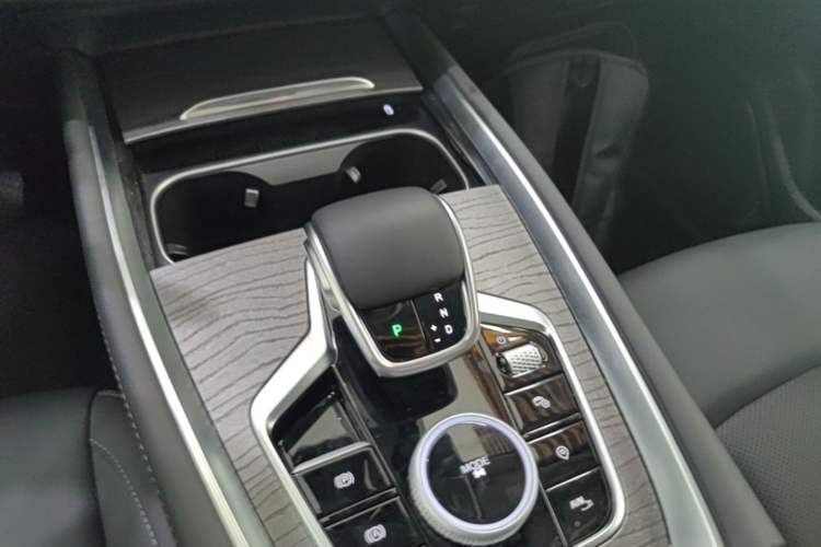 Used Chery Tiggo 8 PRO 2025 290T Two-Wheel-Drive Luxury Edition Gear Lever