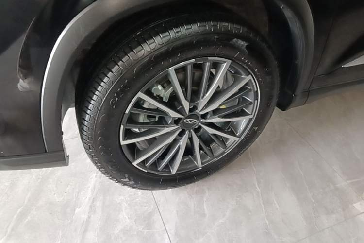 Used Chery Tiggo 8 PRO 2025 290T Two-Wheel-Drive Luxury Edition Left Front Wheel Hub