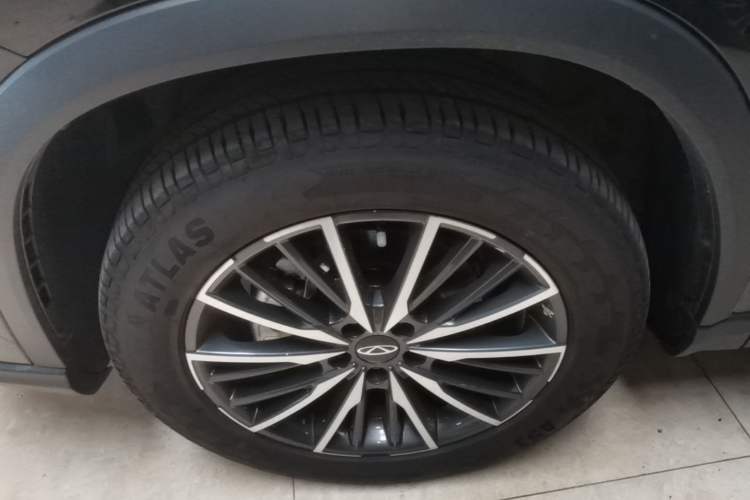 Used Chery Tiggo 8 PRO 2025 290T Two-Wheel-Drive Luxury Edition Left Front Wheel Hub