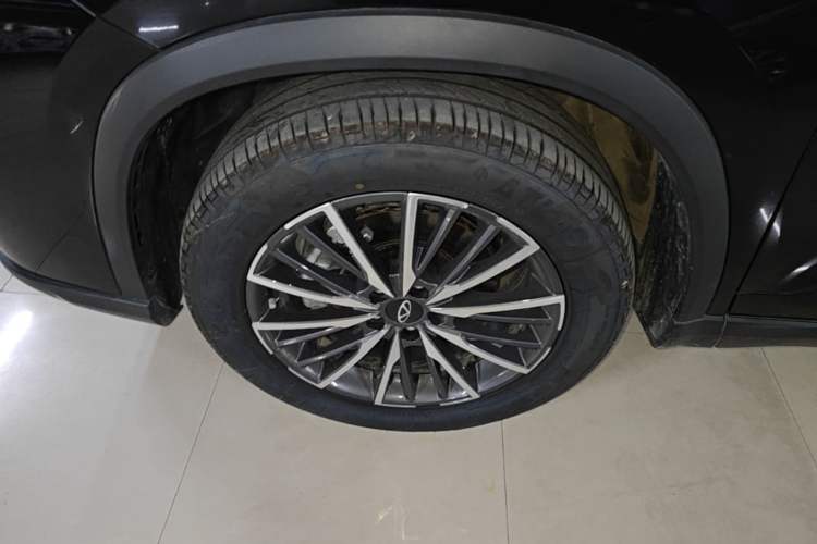 Used Chery Tiggo 8 PRO 2025 290T Two-Wheel-Drive Luxury Edition Left Front Wheel Hub