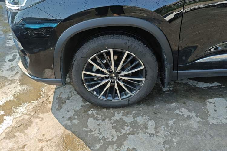 Used Chery Tiggo 8 PRO 2025 290T Two-Wheel-Drive Luxury Edition Left Front Wheel Hub