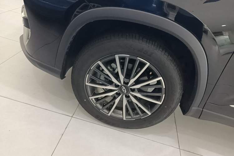 Used Chery Tiggo 8 PRO 2025 290T Two-Wheel-Drive Luxury Edition Left Front Wheel Hub