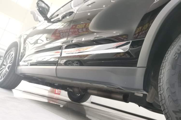 Used Chery Tiggo 8 PRO 2025 290T Two-Wheel-Drive Luxury Edition Left Side Sill