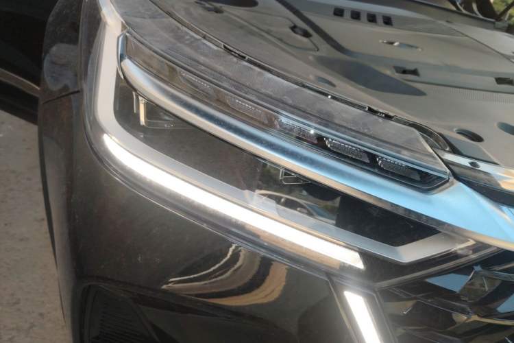Used Chery Tiggo 8 PRO 2025 290T Two-Wheel-Drive Luxury Edition Right Front Headlight
