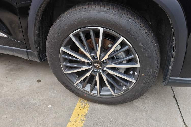 Used Chery Tiggo 8 PRO 2025 290T Two-Wheel-Drive Luxury Edition Right Front Wheel Hub