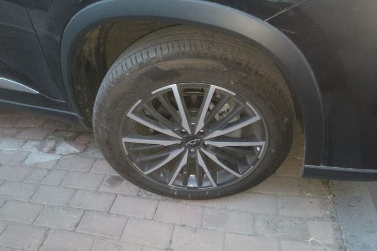 Used Chery Tiggo 8 PRO 2025 290T Two-Wheel-Drive Luxury Edition Right Front Wheel Hub