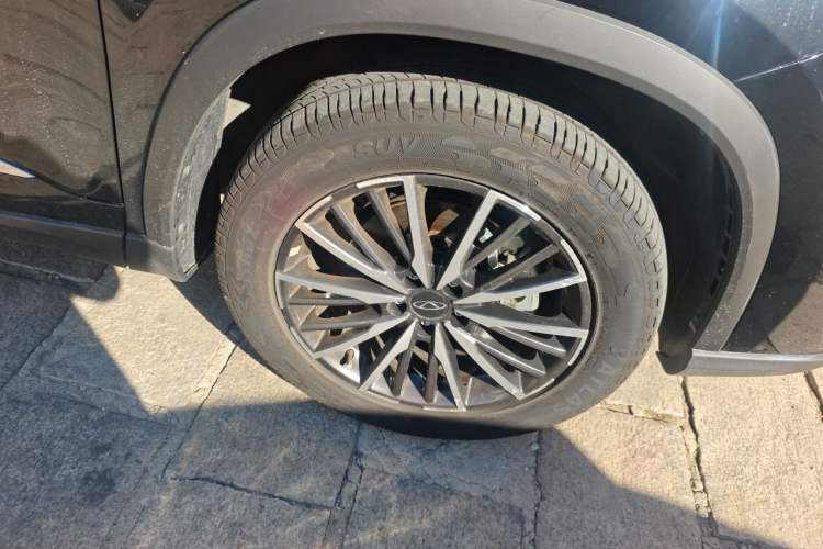 Used Chery Tiggo 8 PRO 2025 290T Two-Wheel-Drive Luxury Edition Right Front Wheel Hub