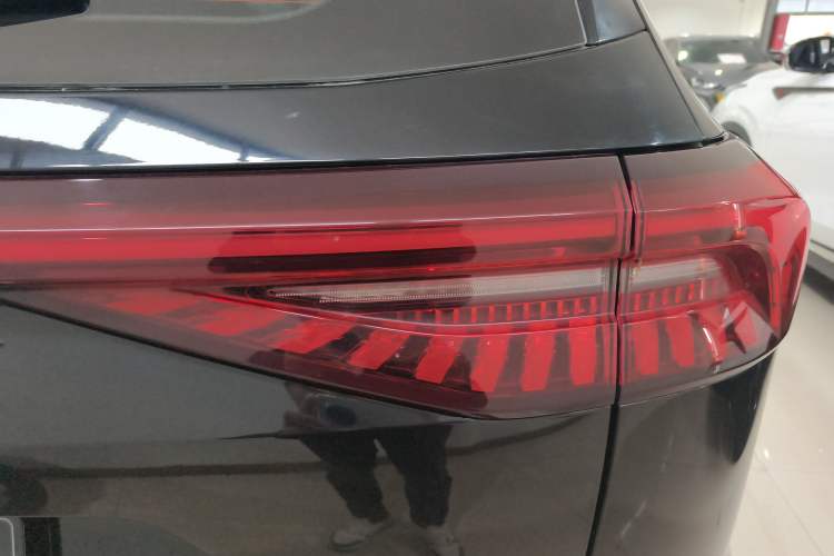 Used Chery Tiggo 8 PRO 2025 290T Two-Wheel-Drive Luxury Edition Right Rear Taillight