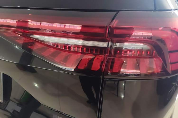 Used Chery Tiggo 8 PRO 2025 290T Two-Wheel-Drive Luxury Edition Right Rear Taillight