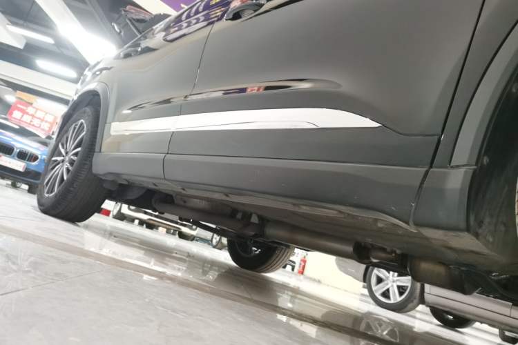Used Chery Tiggo 8 PRO 2025 290T Two-Wheel-Drive Luxury Edition Right Side Sill