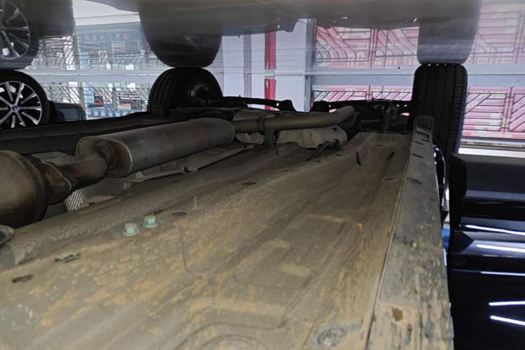 Used Chery Tiggo 8 PRO 2025 290T Two-Wheel-Drive Luxury Edition Right Side Sill