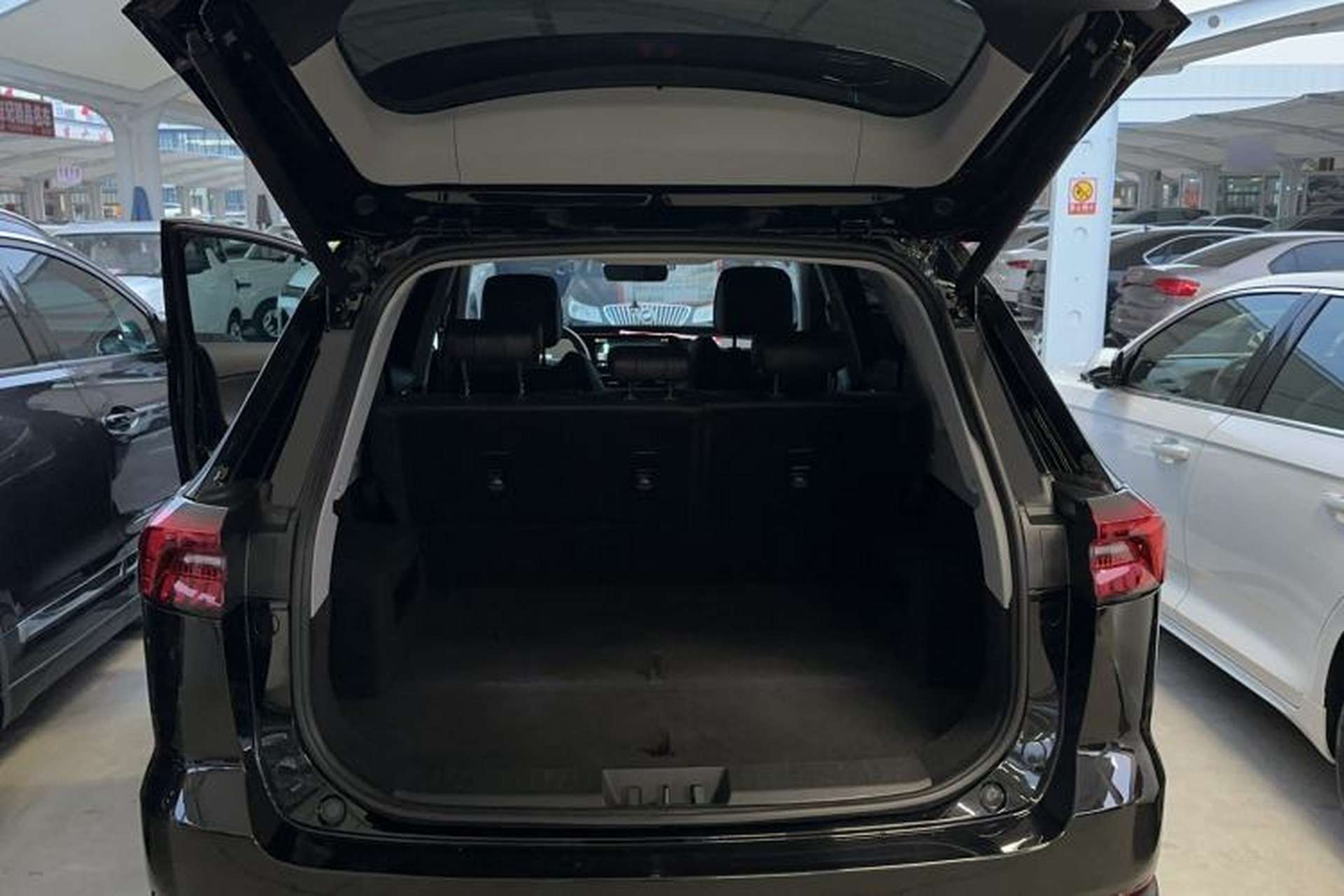 Used Chery Tiggo 8 PRO 2025 290T Two-Wheel-Drive Luxury Edition Trunk