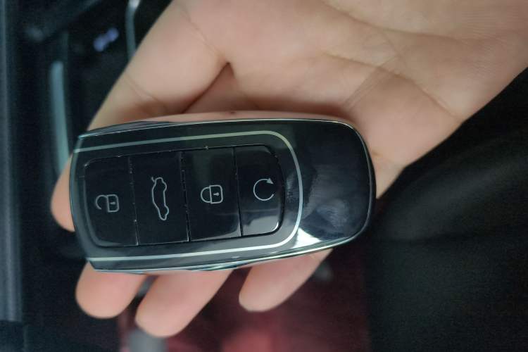 Used Chery Tiggo 8 PRO 2025 290T Two-Wheel-Drive Luxury Edition Vehicle Key