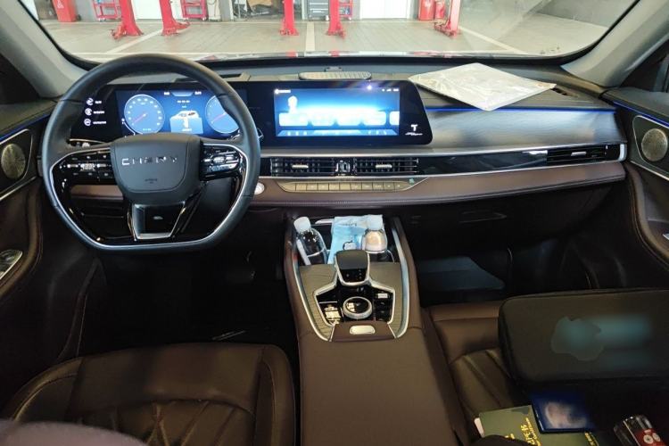 Used Chery Tiggo 8 PRO 2025 290T Two-Wheel Drive Prestige Edition Center Console