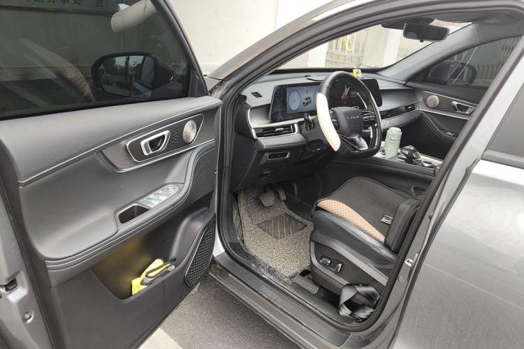 Used Chery Tiggo 8 PRO 2025 290T Two-Wheel-Drive Luxury Edition Driver Seat