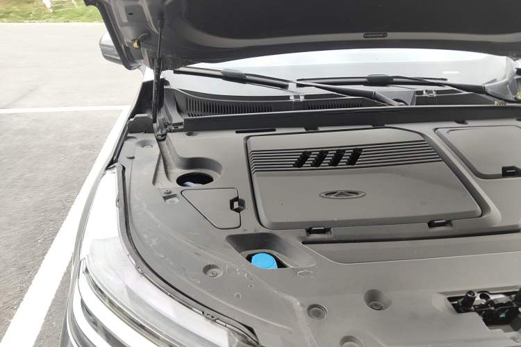 Used Chery Tiggo 8 PRO 2025 290T Two-Wheel-Drive Luxury Edition Engine Bay Right