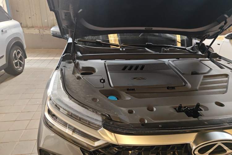 Used Chery Tiggo 8 PRO 2025 290T Two-Wheel Drive Prestige Edition Engine Bay Right