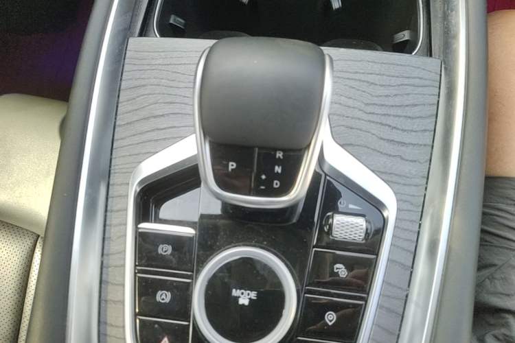 Used Chery Tiggo 8 PRO 2025 290T Two-Wheel-Drive Luxury Edition Gear Lever