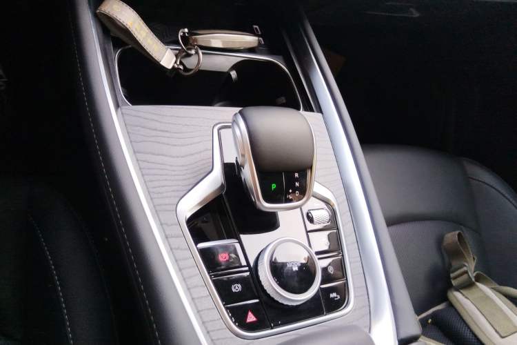 Used Chery Tiggo 8 PRO 2025 290T Two-Wheel-Drive Luxury Edition Gear Lever