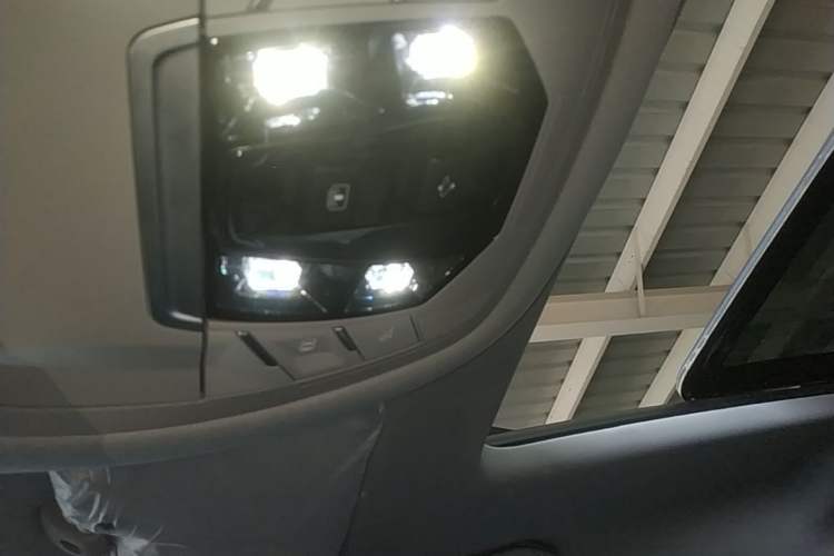 Used Chery Tiggo 8 PRO 2025 290T Two-Wheel Drive Prestige Edition Headliner