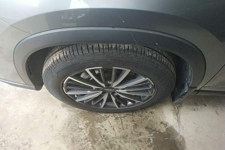 Used Chery Tiggo 8 PRO 2025 290T Two-Wheel Drive Prestige Edition Left Front Wheel Hub