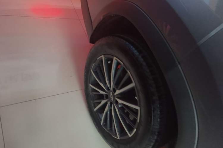 Used Chery Tiggo 8 PRO 2025 290T Two-Wheel Drive Prestige Edition Right Rear Wheel Hub