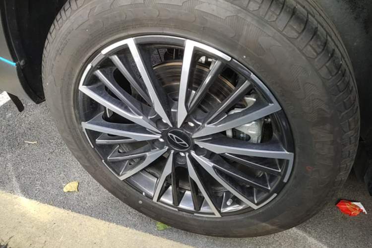 Used Chery Tiggo 8 PRO 2025 290T Two-Wheel-Drive Luxury Edition Right Rear Wheel Hub