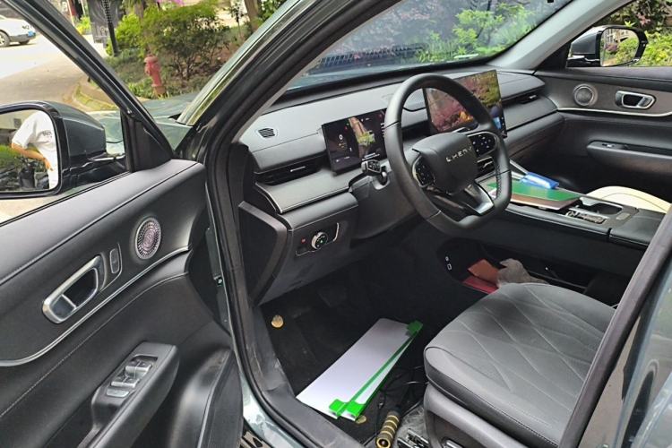 Used Chery Tiggo 8 PRO 2025 290T Two-Wheel Drive Comfort Edition Interior 3