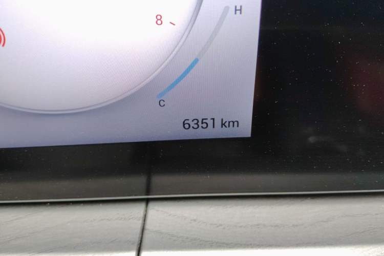 Used Chery Tiggo 8 PRO 2025 290T Two-Wheel-Drive Luxury Edition Odometer Close Up