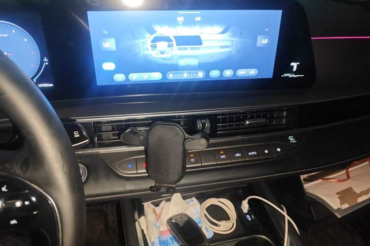 Used Chery Tiggo 8 PRO 2025 290T Two-Wheel-Drive Luxury Edition Audio And AC Panel