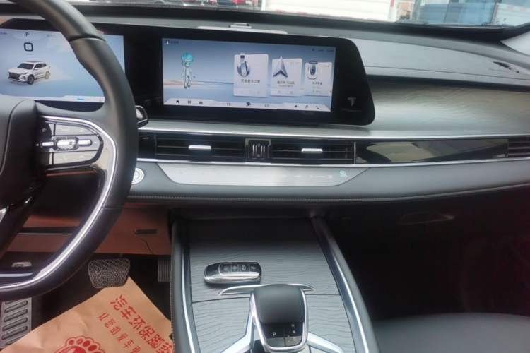 Used Chery Tiggo 8 PRO 2025 290T Two-Wheel-Drive Luxury Edition Audio And AC Panel