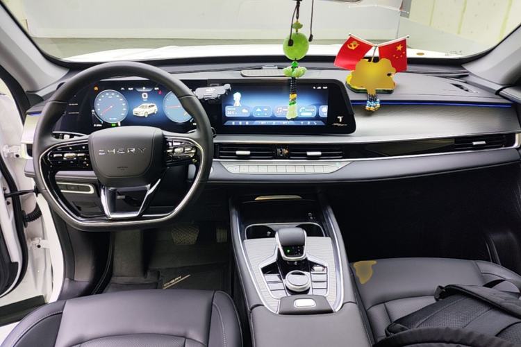 Used Chery Tiggo 8 PRO 2025 290T Two-Wheel-Drive Luxury Edition Center Console